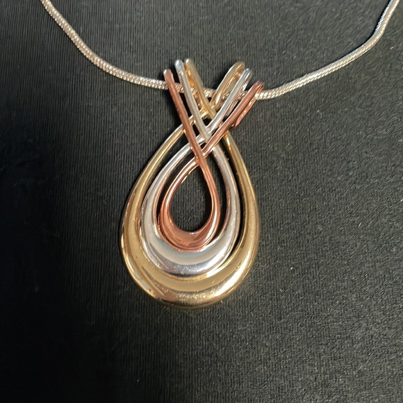 Costume, Accent Jewelry GOLD and SILVER Necklace AND Earrings Size 18 INCH Chain - Picture 3 of 3